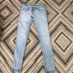 Hollister Super Skinny Jeans